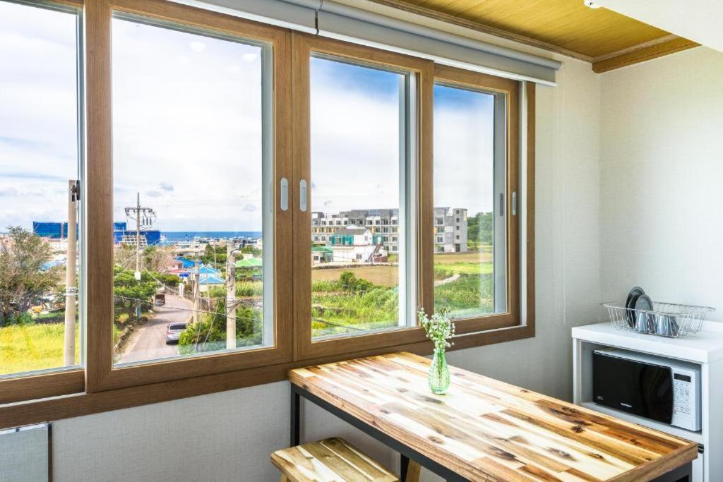 Romance Jeju Pension Exterior foto